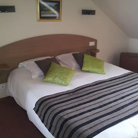 Cit'hotel Du Port Rhu Hotel